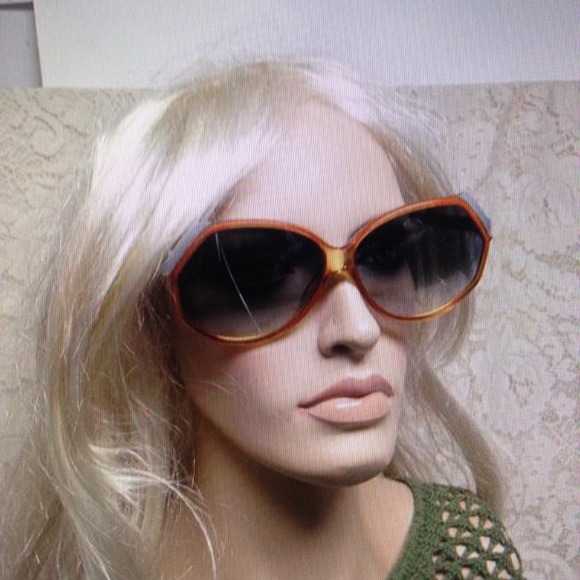 Christian Dior, Germany Oversized Sunglasses with Case - Picture 9 of 9